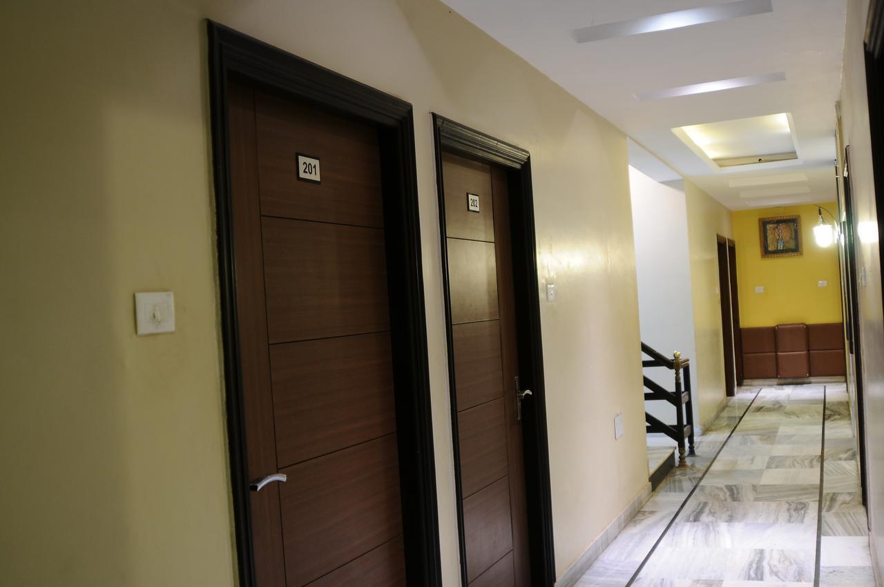 Aroma Classic Hotel Джайпур Екстериор снимка